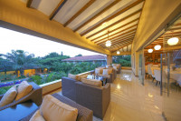 Verandah & dining area
