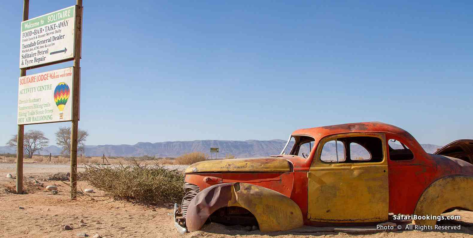 Old car at Solitair gasstation