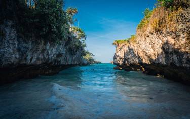 Rocky cliffs hanging above the sea