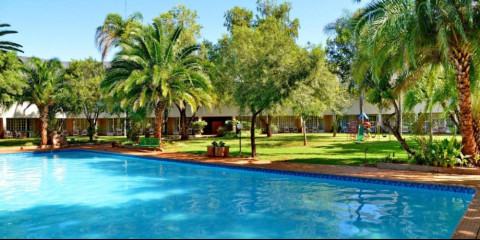 4-Day Sundown Country Estate Hotel Safari