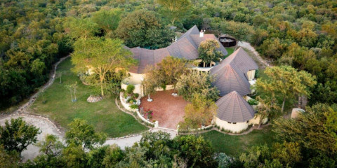 4-Day Kapama Buffalo Fly-in Safari from Johannesburg