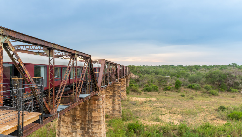 Luxury Kruger Shalati & Vic Falls Wallow Lodge