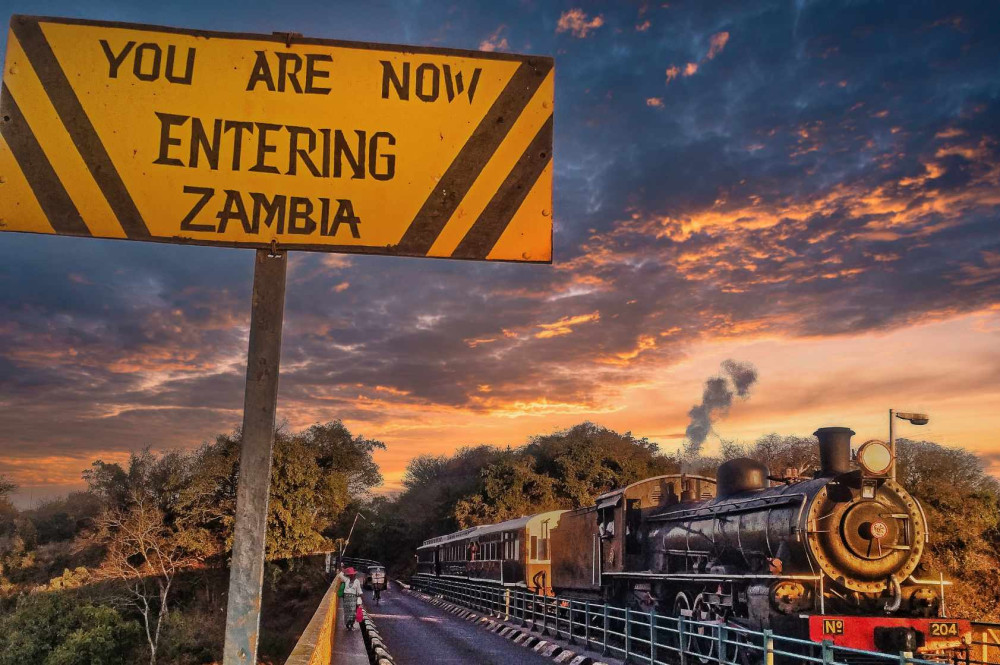 Vfa Zimbabwe Airport Pick up Arrival + Tour Combo